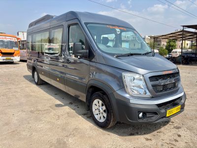 16 Seater Bus